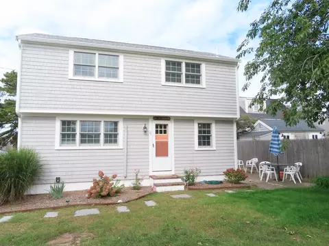 24 Honeysuckle Ln, Dennis, MA 02639
