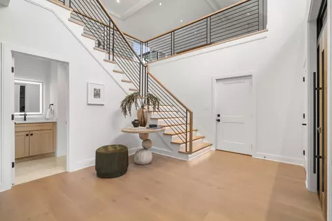 Entry Way - 24 Grapevine #A, Gloucester, MA 01930 photo 2 of 5