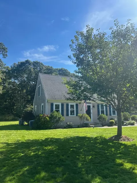 87 Seabrook Dr, Teaticket, MA 02536
