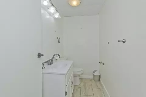 Bath - 75-79 Greene St, Springfield, MA 01109 photo 1 of 4