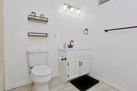 Bath - 75-79 Greene St, Springfield, MA 01109 photo 2 of 4