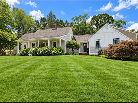 130 Lisa La, North Andover, MA 01845