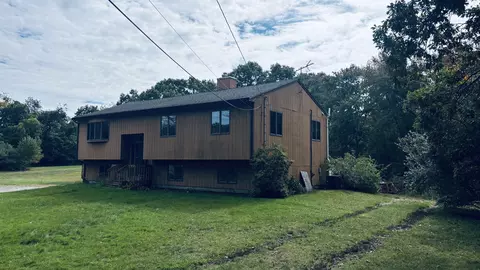 15 Brook St, Rehoboth, MA 02769