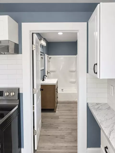 Entry Way - 28-30 Nelson Ave, Springfield, MA 01109 photo 1 of 1