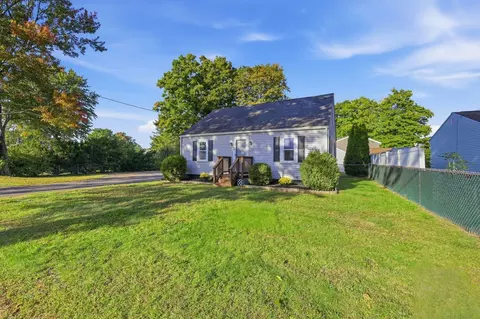 19 Cherry St, Feeding Hills, MA 01030