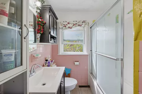 Bath - 514 Sherman St, Canton, MA 02021 photo 1 of 1