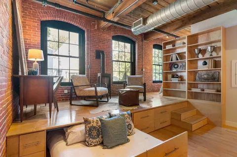 1 Tannery Brook Row #1E, Somerville, MA 02144