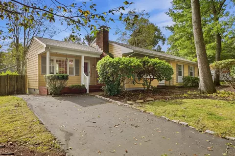 66 Eleanor St, Dartmouth, MA 02747