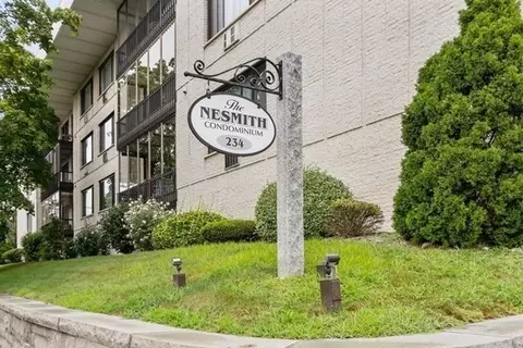 234 Nesmith St #14, Lowell, MA 01852