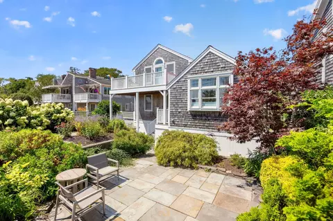 8 Commercial St # D, Provincetown, MA 02657