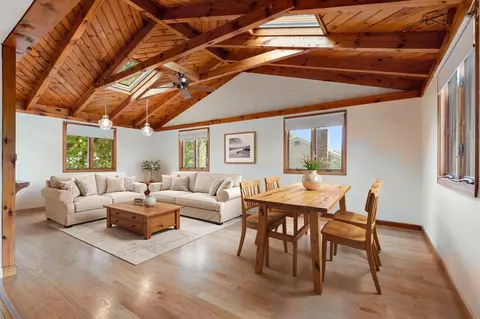 80 Temple Rd, Waltham, MA 02452
