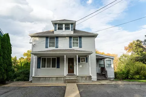 4 Lafrance Dr, Hudson, MA 01749
