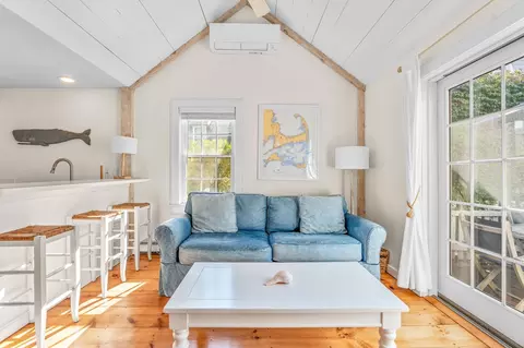 20 Hyannis Point Rd #20, Mashpee, MA 02649