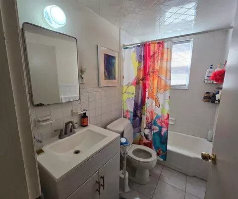 Bath - 30 Cedar St, Waltham, MA 02453 photo 2 of 2
