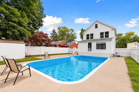 Exterior - 3 Crane St, Danvers, MA 01923 photo 4 of 6