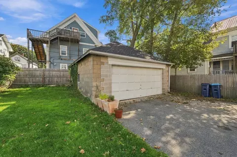 Exterior - 25 Elm St #3, Gloucester, MA 01930 photo 6 of 8