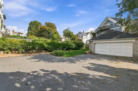 Exterior - 25 Elm St #3, Gloucester, MA 01930 photo 7 of 8