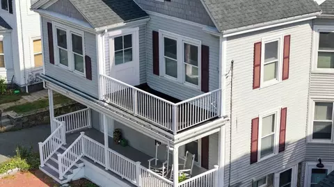 Exterior - 25 Elm St #3, Gloucester, MA 01930 photo 3 of 8