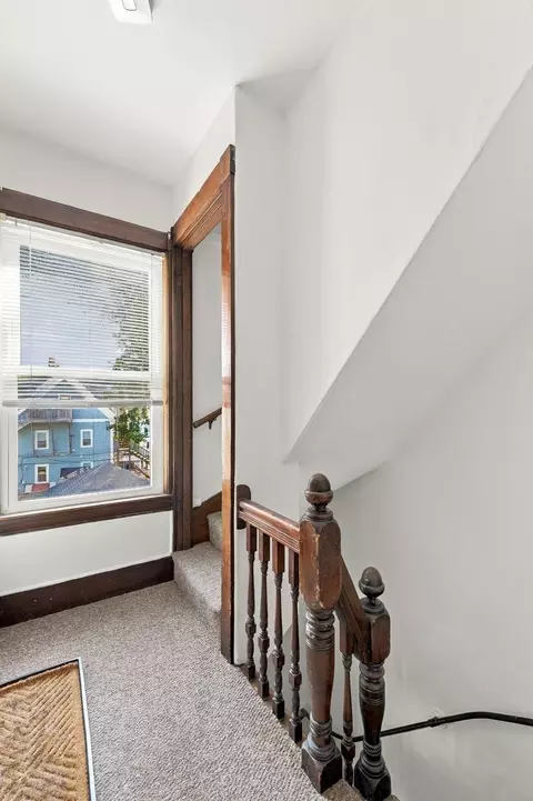 Entry Way - 25 Elm St #3, Gloucester, MA 01930 photo 3 of 3