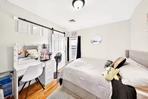 Bedroom - 16 Murray St, Fall River, MA 02720 photo 4 of 9