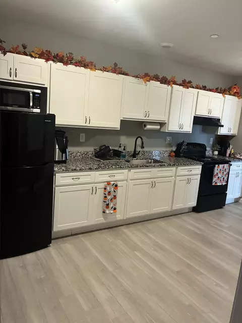 97 Alderman St, Springfield, MA 01118 photo 4
