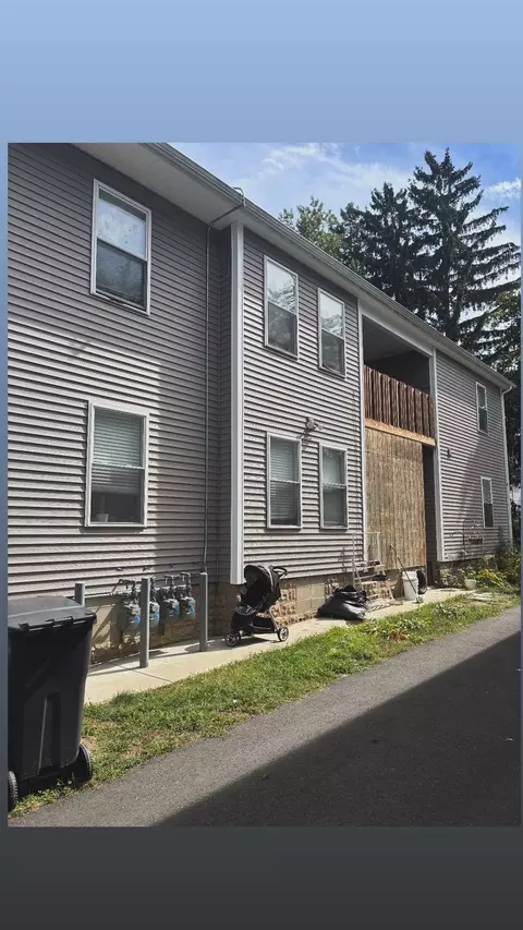 97 Alderman St, Springfield, MA 01118 photo 9