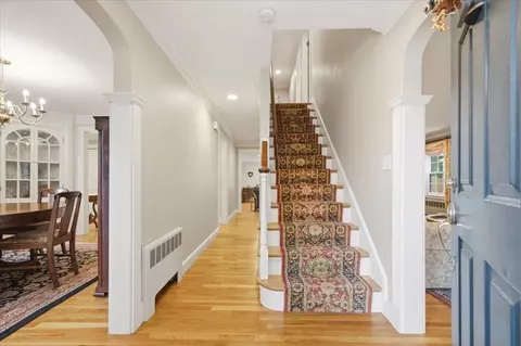 Entry Way - 520 Webster St, Needham, MA 02492 photo 4 of 4