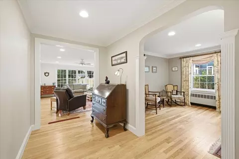 Entry Way - 520 Webster St, Needham, MA 02492 photo 3 of 4
