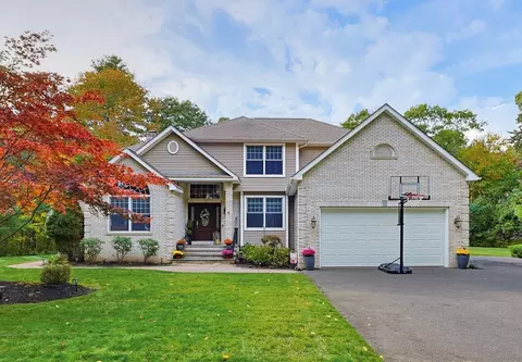 8 Old Bliss St, Rehoboth, MA 02769