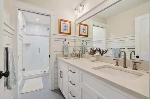 Bath - 32 Marthas Rd, Edgartown, MA 02539 photo 4 of 5
