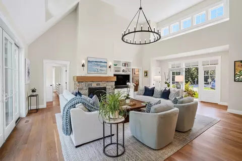 Living - 32 Marthas Rd, Edgartown, MA 02539 photo 2 of 2