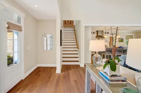 Entry Way - 32 Marthas Rd, Edgartown, MA 02539 photo 1 of 6