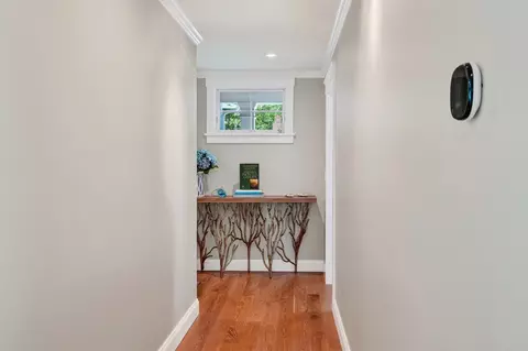 Entry Way - 32 Marthas Rd, Edgartown, MA 02539 photo 5 of 6