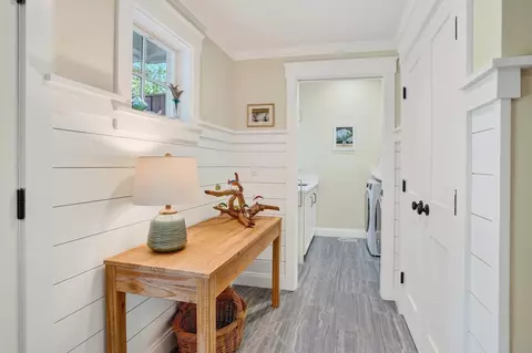 Entry Way - 32 Marthas Rd, Edgartown, MA 02539 photo 2 of 6