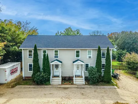 33 Pleasant St, Deerfield, MA 01373