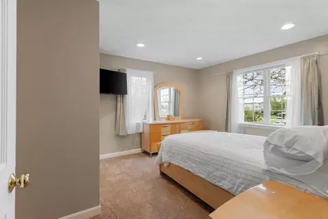 Bedroom - 9 Tibbetts Ave, Danvers, MA 01923 photo 4 of 5