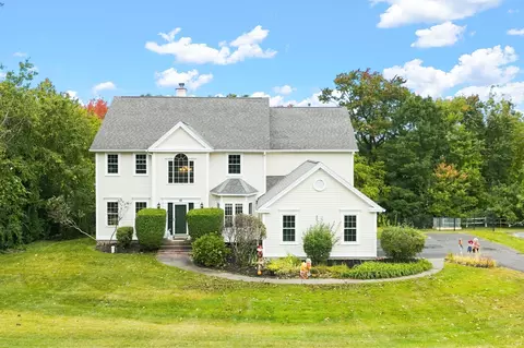 12 Lancelot Rd, Shrewsbury, MA 01545