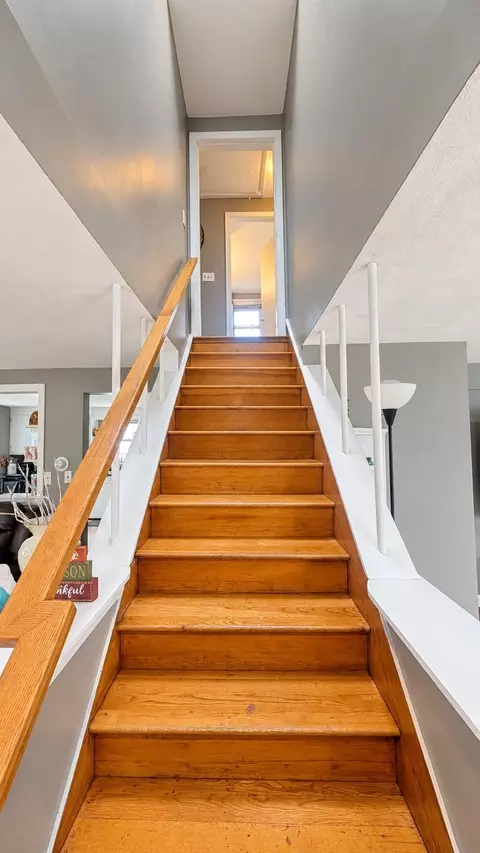 Entry Way - 9 Summit Ave, Saugus, MA 01906 photo 2 of 2
