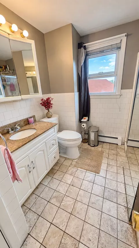 Bath - 9 Summit Ave, Saugus, MA 01906 photo 2 of 3
