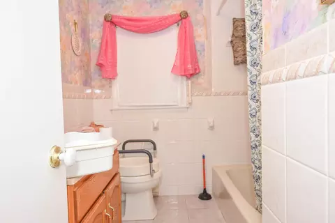 Bath - 39 E Capitol St, Methuen, MA 01844 photo 1 of 2
