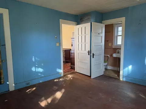 Bedroom - 44 Central Ave, Hull, MA 02045 photo 1 of 4