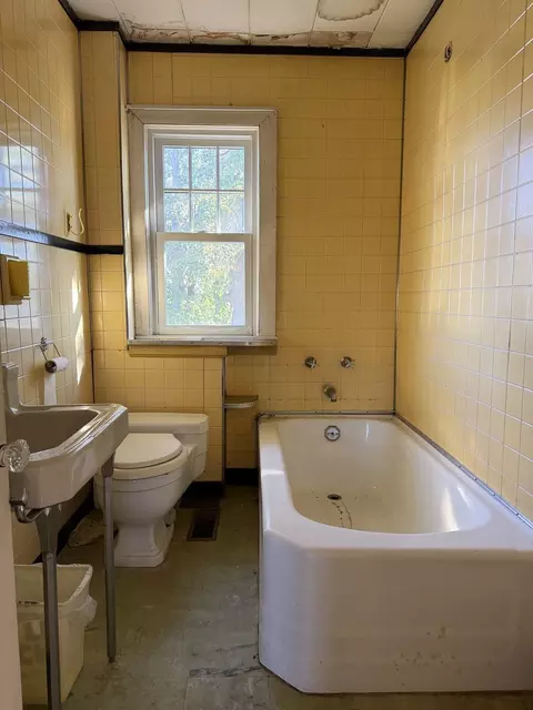 Bath - 44 Central Ave, Hull, MA 02045 photo 1 of 2