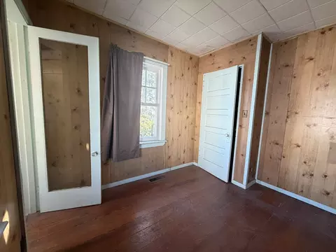 Bedroom - 44 Central Ave, Hull, MA 02045 photo 2 of 4