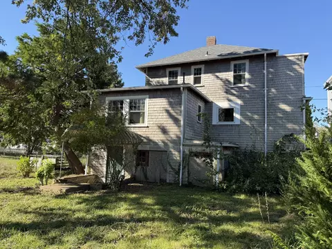 Exterior - 44 Central Ave, Hull, MA 02045 photo 2 of 4