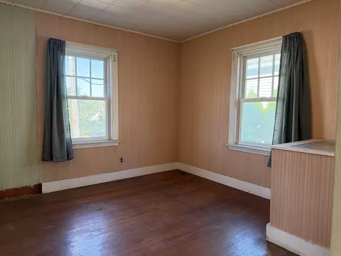 Bedroom - 44 Central Ave, Hull, MA 02045 photo 3 of 4