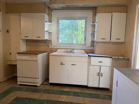 Kitchen - 44 Central Ave, Hull, MA 02045 photo 1 of 2