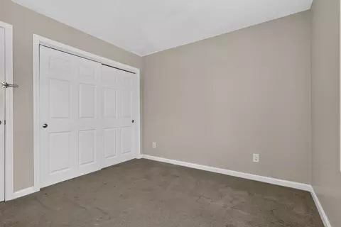 Bedroom - 103 Commonwealth Ave, Worcester, MA 01604 photo 5 of 7