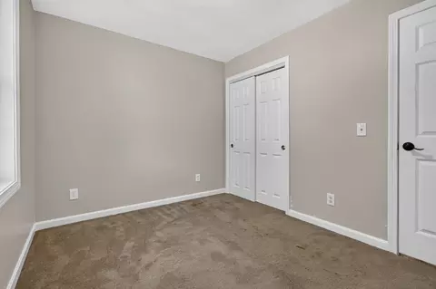Bedroom - 103 Commonwealth Ave, Worcester, MA 01604 photo 3 of 7