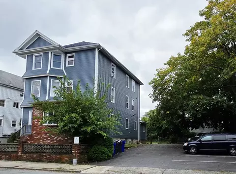 Exterior - 475 Tecumseh St, Fall River, MA 02721 photo 2 of 5