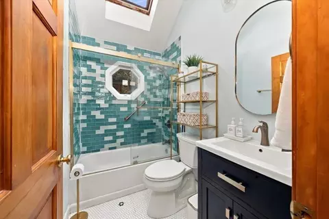 Bath - 94 Packard Ave, Hull, MA 02045 photo 1 of 1